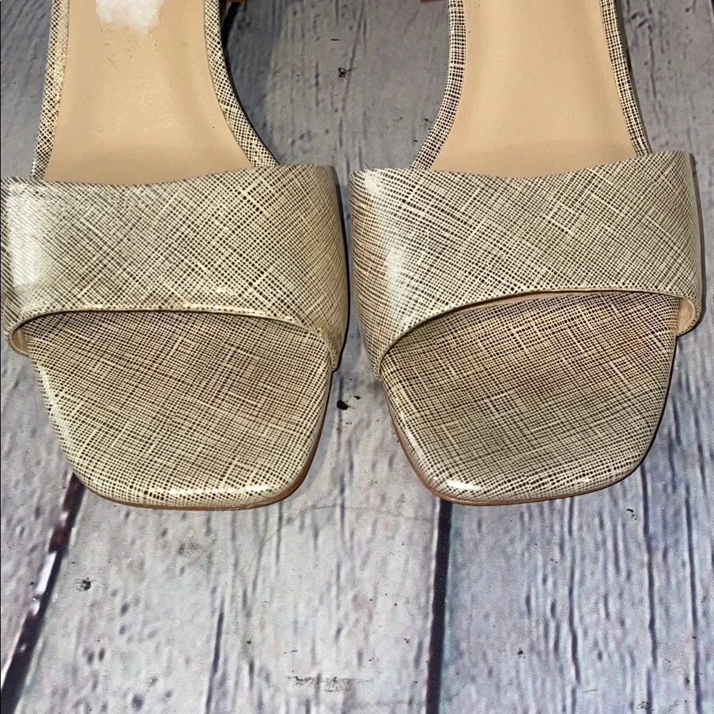 ANTONIO MELANI Gold Textured Ankle Strap Heels Sz 9.5